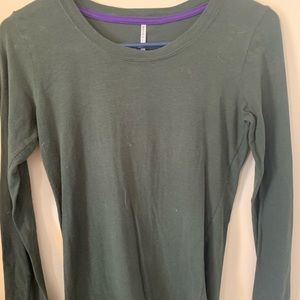 Tresics dark green long sleeve tee size M